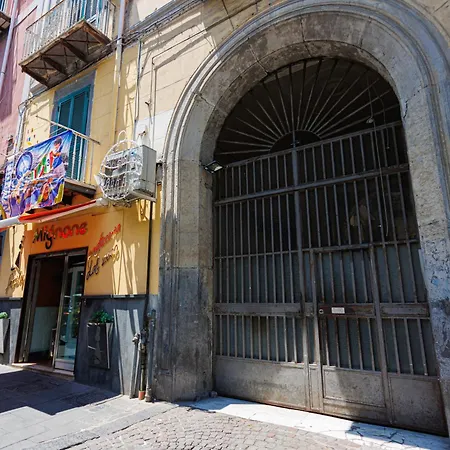 Peca's Naples