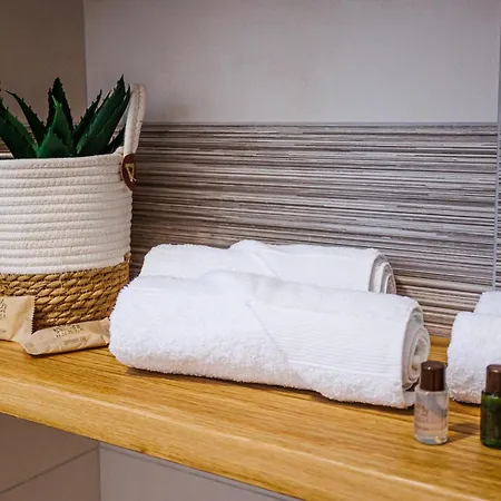 Peca's Bed & Breakfast 3*